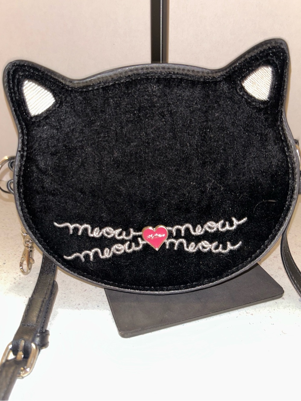 Lily Bloom Black Cat-Shaped Crossbody Bag with Heart Accent